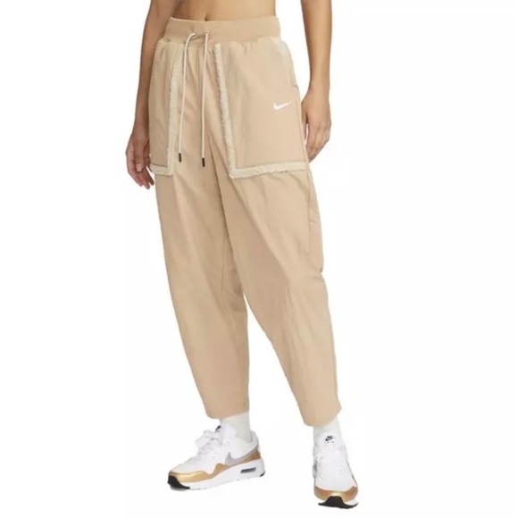 Nike Women's Sportswear Essential Woven High-waisted Winter Pants Size Large - Picture 1 of 4